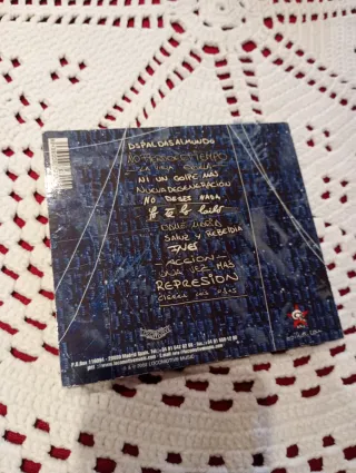 CD Boikot de espaldas al mundo