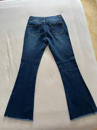 Pantalón flare vaquero talla S