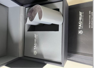 Caja y documentación TAG Heuer