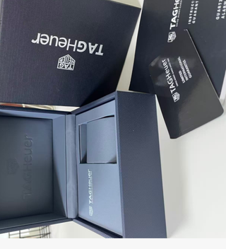 Caja y documentación TAG Heuer