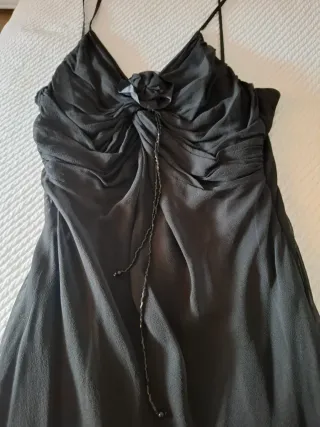 Vestido gasa negro con flor