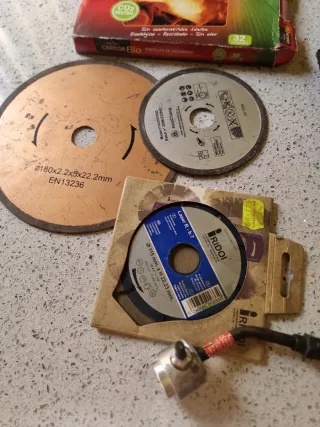 Herramientas varias: discos y soportes