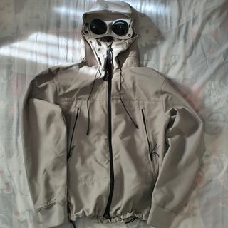 Chaqueta C.P. Company con Gafas
