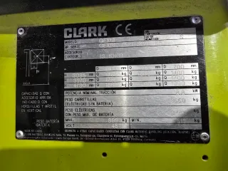 Carretilla elevadora CLARK eléctrica