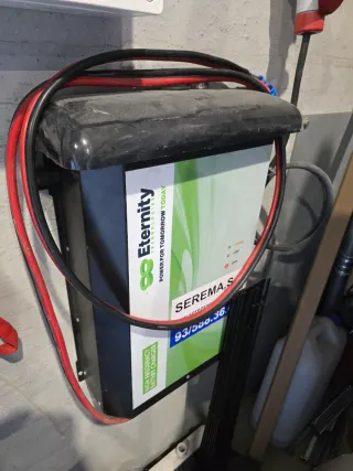 Carretilla elevadora CLARK eléctrica