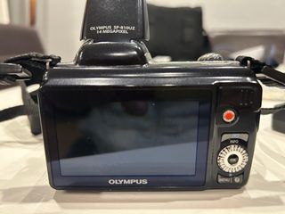 Cámara Olympus SP810UZ 14MP + Bolso