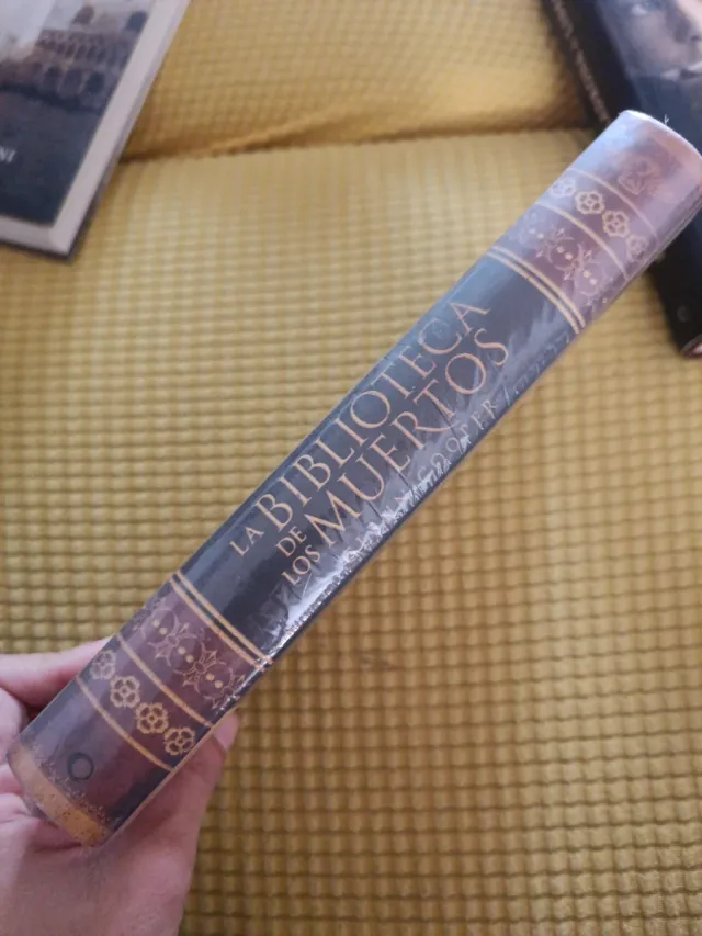 La biblioteca de los muertos