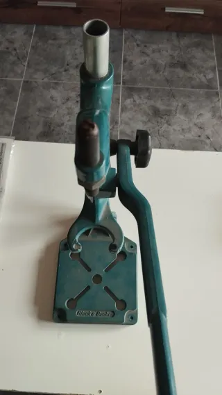 Prensa manual Black & Decker