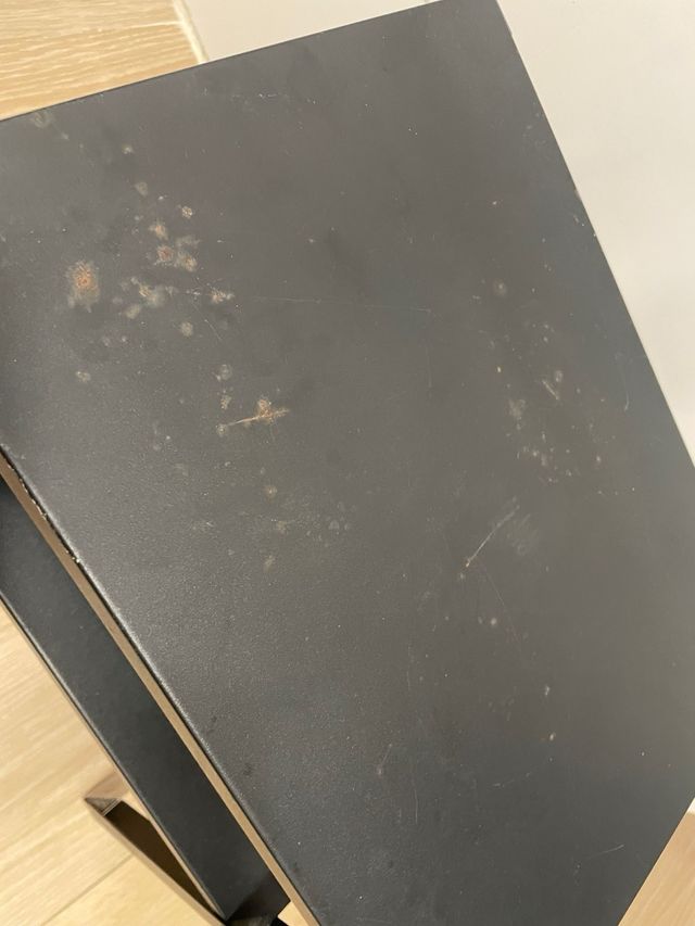 Mesita auxiliar negra metálica 37x28cm