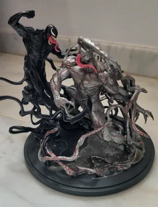 Figura Venom vs Riot Sony
