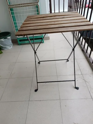 Mesa de terraza plegable madera y metal