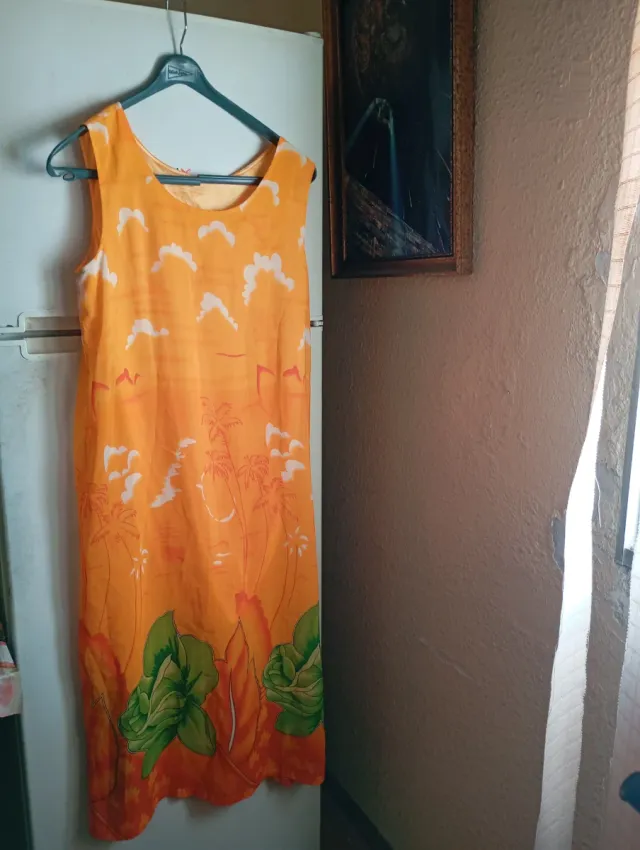 Vestido naranja estampado tropical