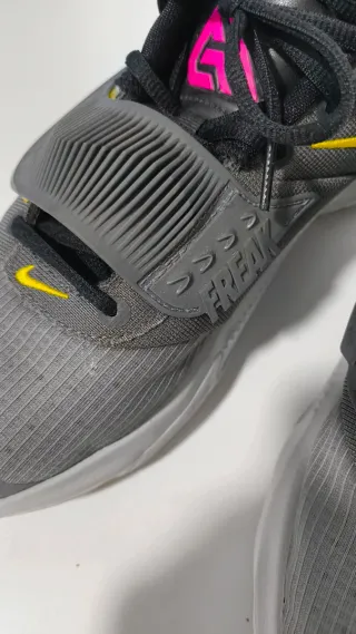 Nike Zoom Freak 3 Gris/Amarillo Low Battery