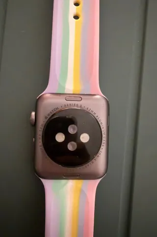 Apple Watch Serie 3 con correa multicolor