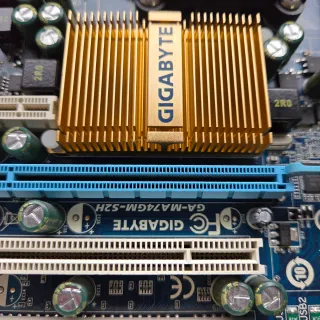 Placa Base Gigabyte GA-MA74GM-S2H