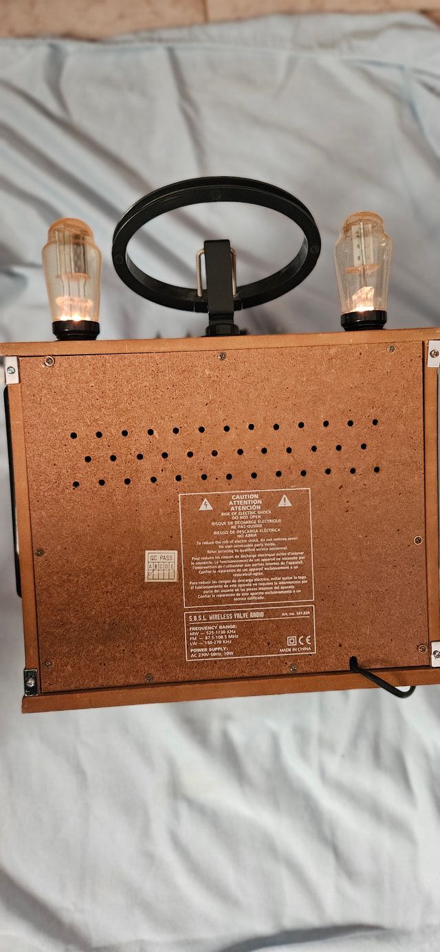 Réplica Radio Antigua a Válvulas de imitación