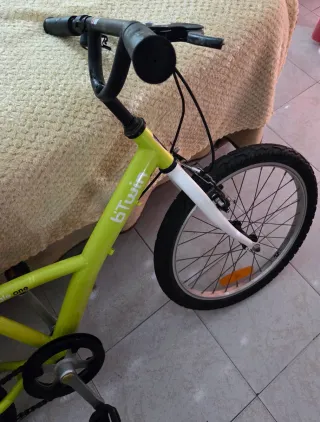 Bicicleta infantil B'Twin amarilla