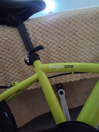 Bicicleta infantil B'Twin amarilla