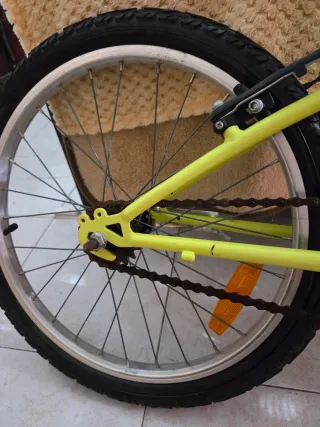 Bicicleta infantil B'Twin amarilla