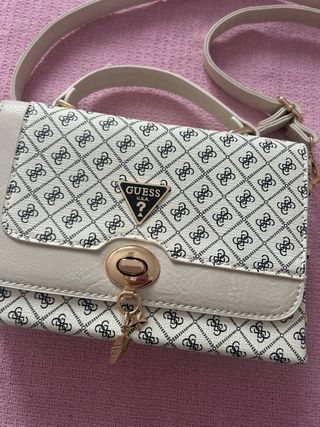 Bolso Guess Blanco y Dorado