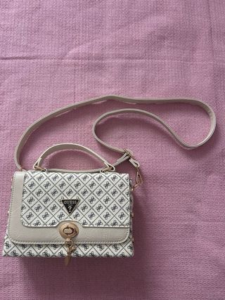 Bolso Guess Blanco y Dorado
