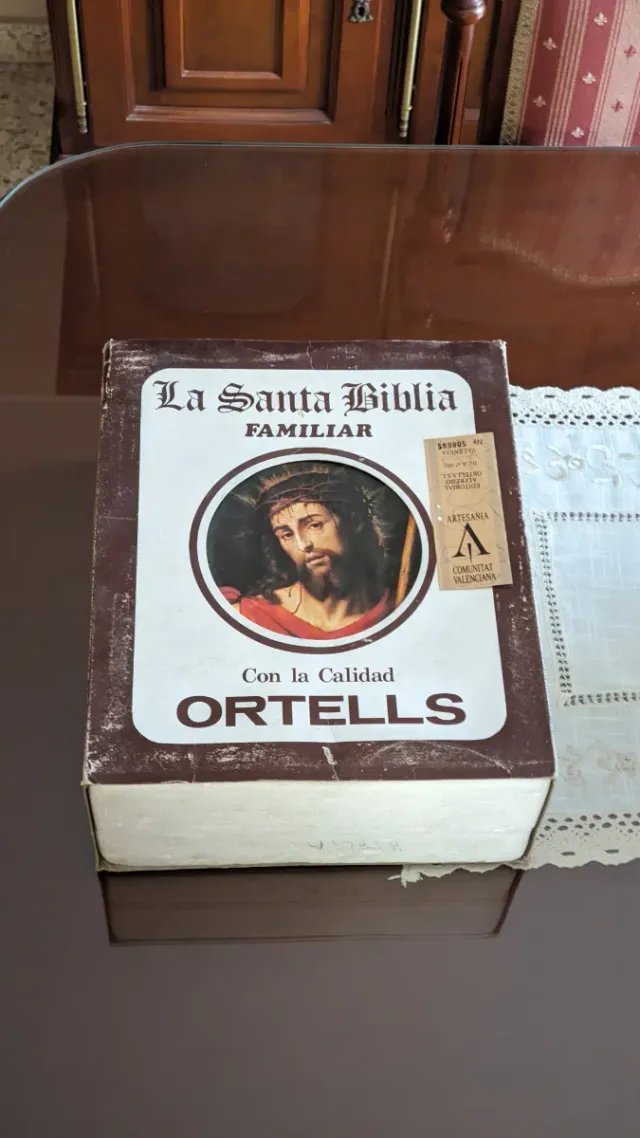 Santa Biblia Familiar Mod. 1 Ortells- En su caja.