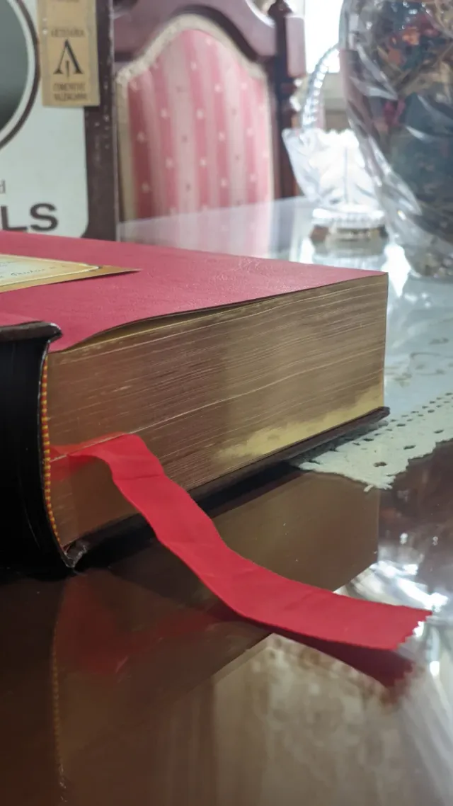 Santa Biblia Familiar Mod. 1 Ortells- En su caja.