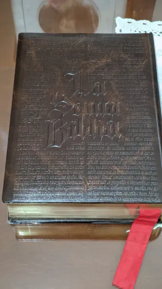 Santa Biblia Familiar Mod. 1 Ortells- En su caja.
