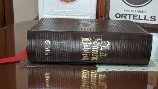Santa Biblia Familiar Mod. 1 Ortells- En su caja.