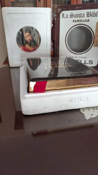 Santa Biblia Familiar Mod. 1 Ortells- En su caja.