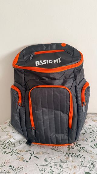 Mochila Basic Fit gris y naranja