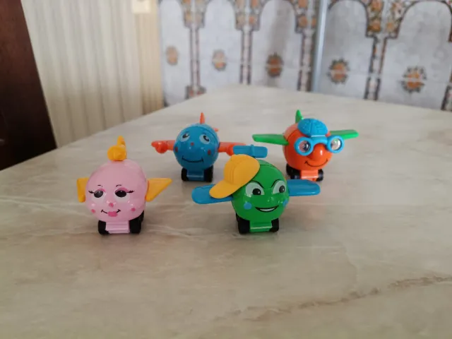 Kinder sorpresa aereoplanini 4 Pezzi