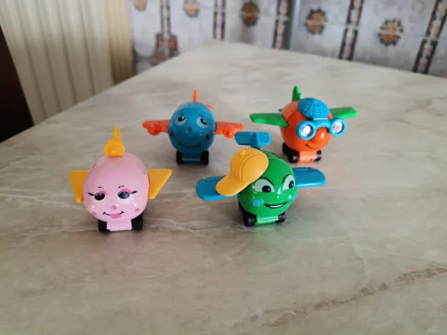 Kinder sorpresa aereoplanini 4 Pezzi