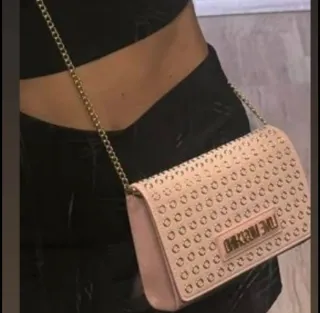 Borsa Love Moschino rosa con borchie oro