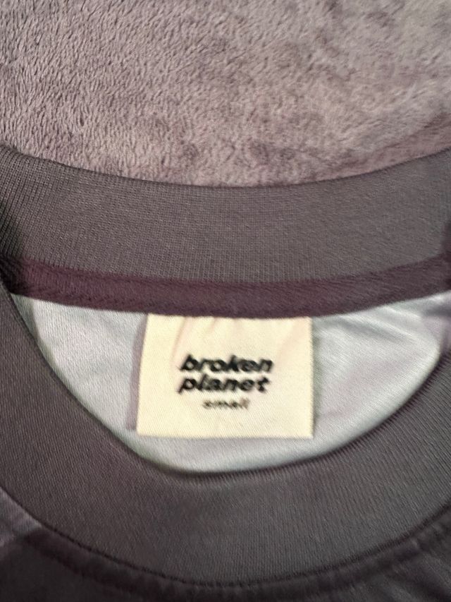 Broken Planet Camiseta Negra