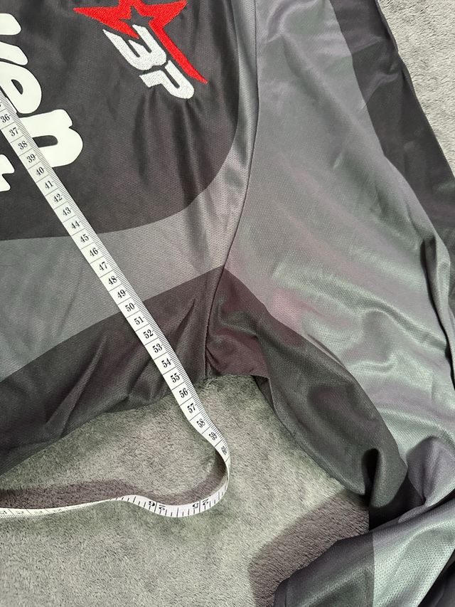 Broken Planet Camiseta Negra