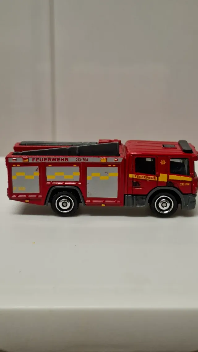 Camión Bomberos Scania P360 Matchbox