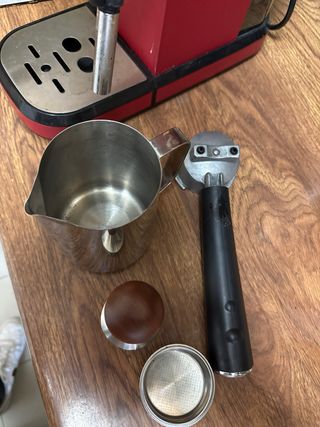 Cafetera Cecotec Cafelizzia Roja