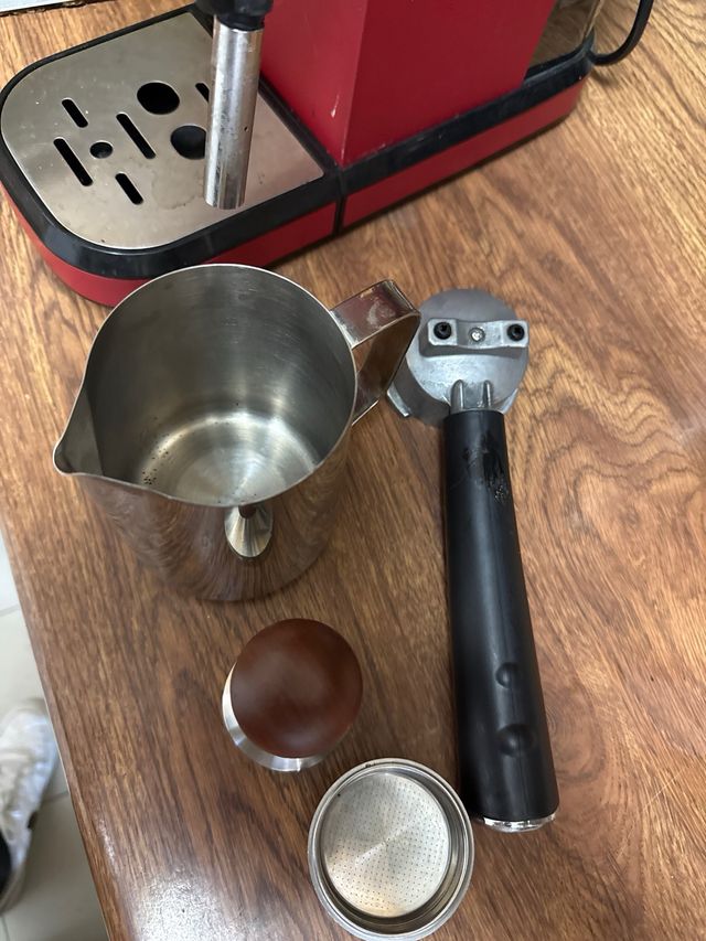 Cafetera Cecotec Cafelizzia Roja