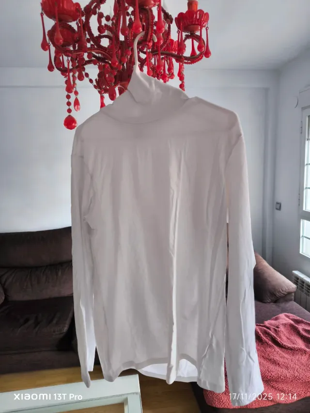 Camiseta OVS cuello alto manga larga Talla L