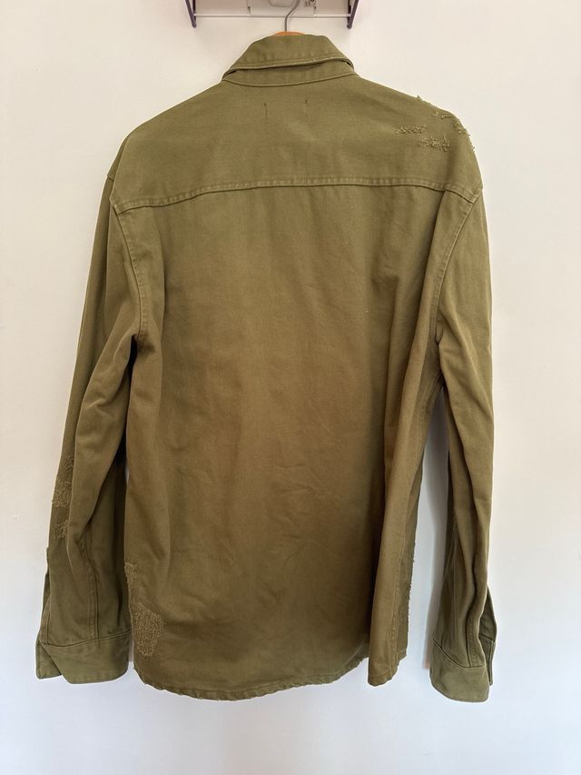 Chaqueta Bershka verde desgastada Talla XL