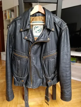 Cazadora Cuero Vintage AMI London Negra