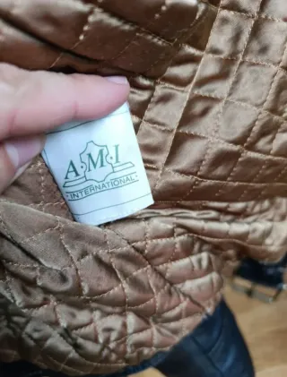 Cazadora Cuero Vintage AMI London Negra