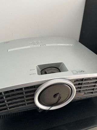 Proyector Mitsubishi Plata