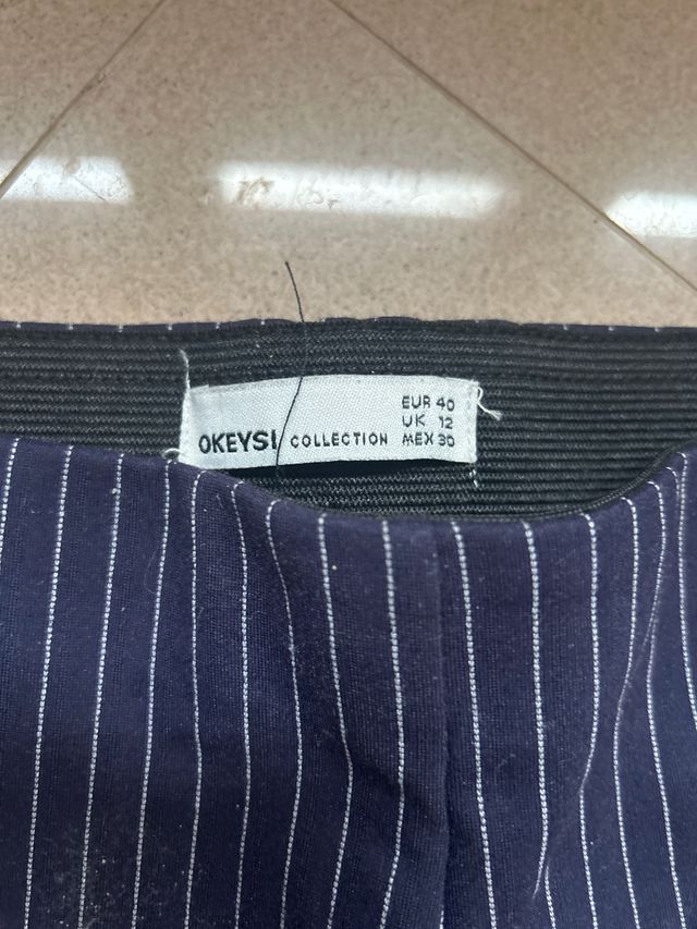 Pantalón azul de rayas