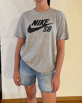 Camiseta Nike SB Gris