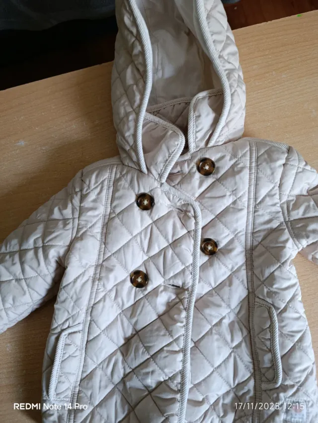 Chaqueta niña Zara beige acolchada