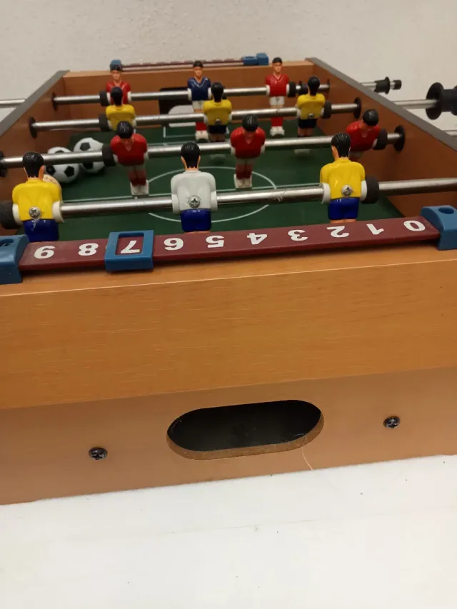 Biliardino da tavolo in legno