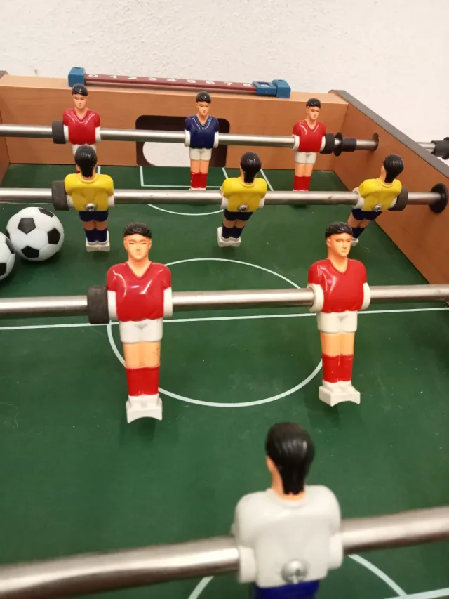 Biliardino da tavolo in legno