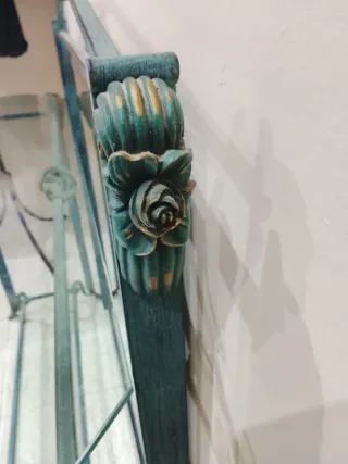 Entradita de forja. Espejo y mesita